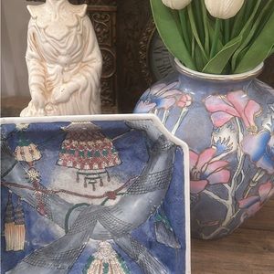 Chinese Chinosiere Gilded Ginger Jar/Vase and Tassel Plate. Mint condition!